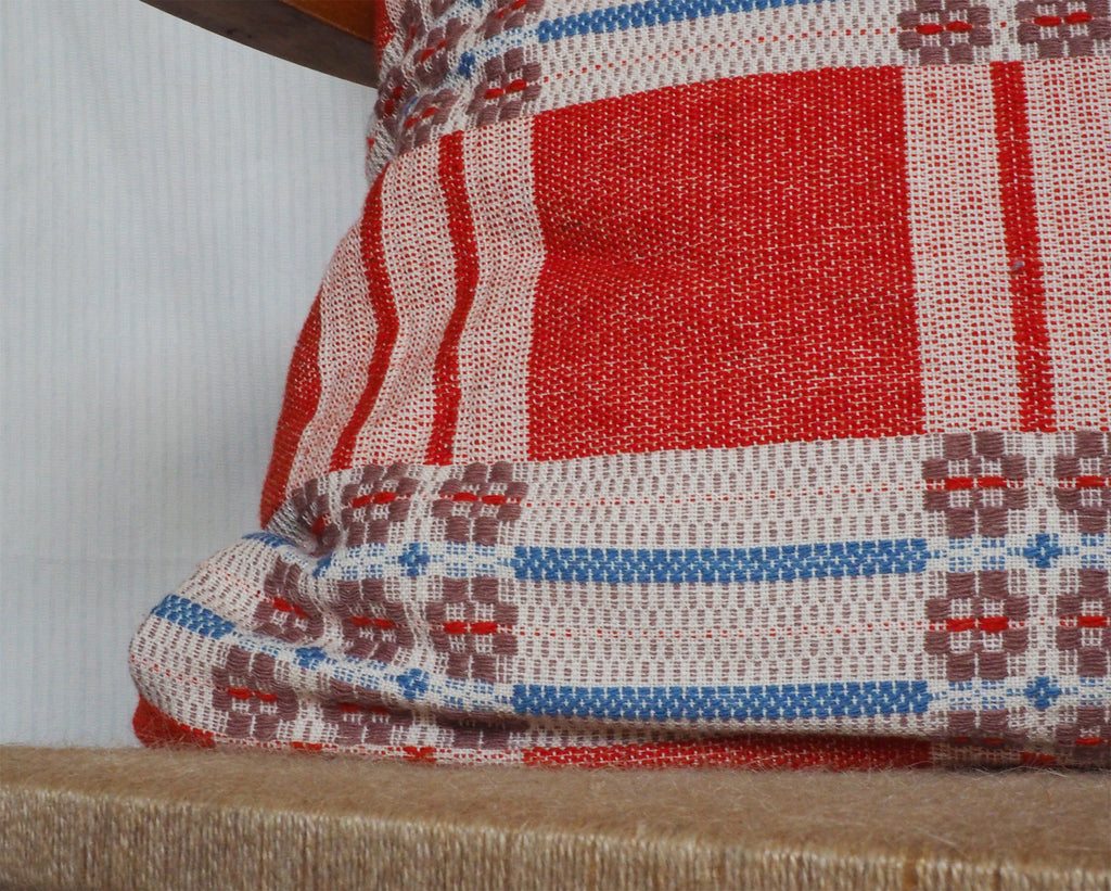 Handwoven cushion cover